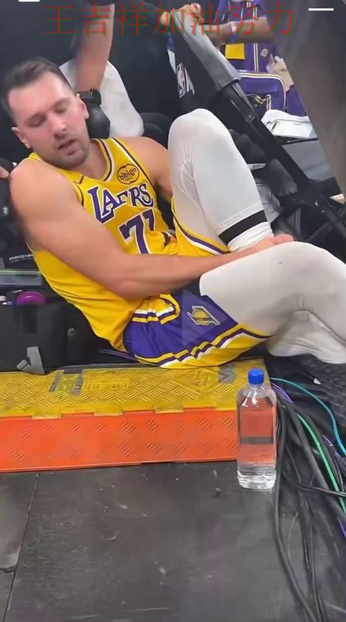 东契奇状态回升引发热议 防守端问题再次暴露 东契奇状态回升引发热议 防守端问题再次暴露